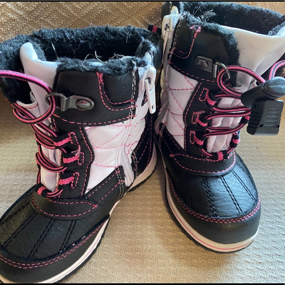 Little Girls Totes snow boots
